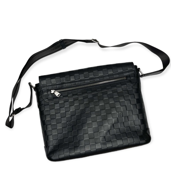 Louis vuitton  Damier Infini District MM crossbody - Picture 4 of 15